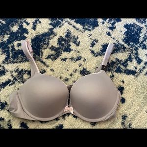 Victoria’s Secret 36C bra
